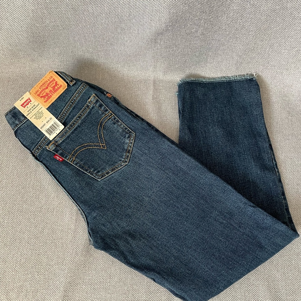 New! High Rise Levi’s - Picture 2 of 2